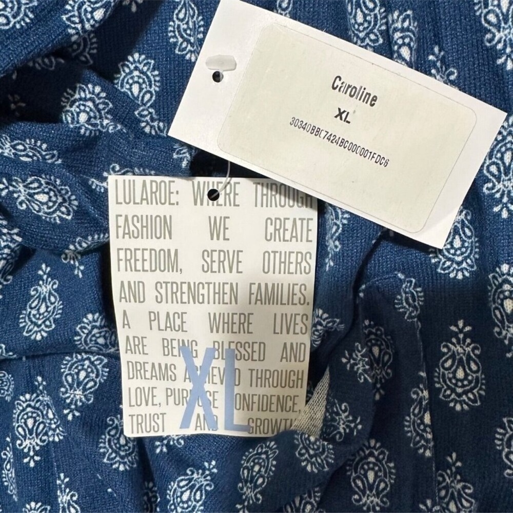 LuLaRoe Blue and White Patterned Open Front Cardigan Size XL - Picture 5 of 8